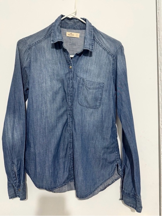 Hollister Tops - Hollister Light Blue denim Chambray Shirt